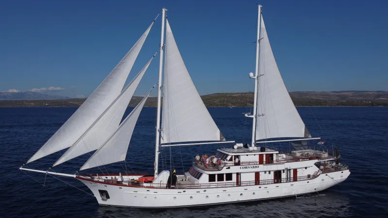 Corsario Yacht Photos Pics 