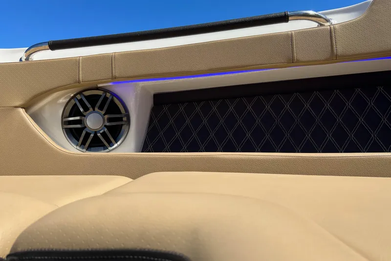 Helena Yacht Photos Pics 2020 Sea Ray 280 SLX boat interior with speaker and luxurious upholstery.