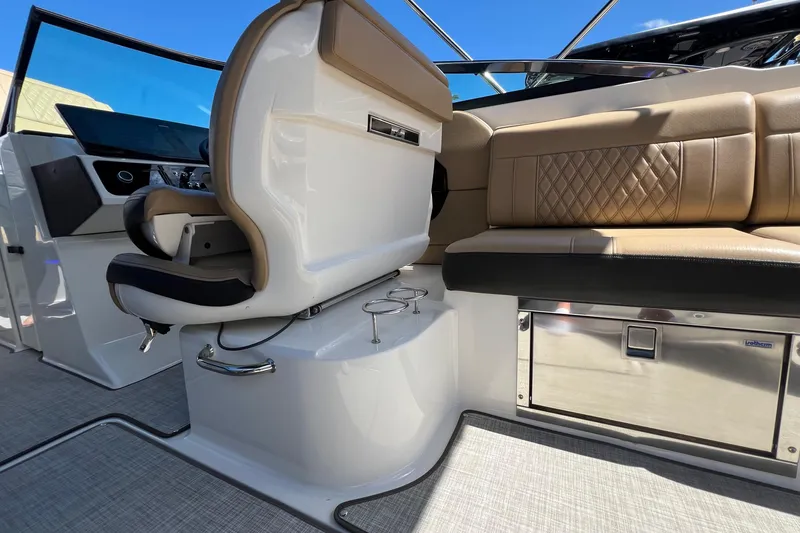 Helena Yacht Photos Pics 2020 Sea Ray 280 SLX boat interior with luxurious seating and modern dashboard.
