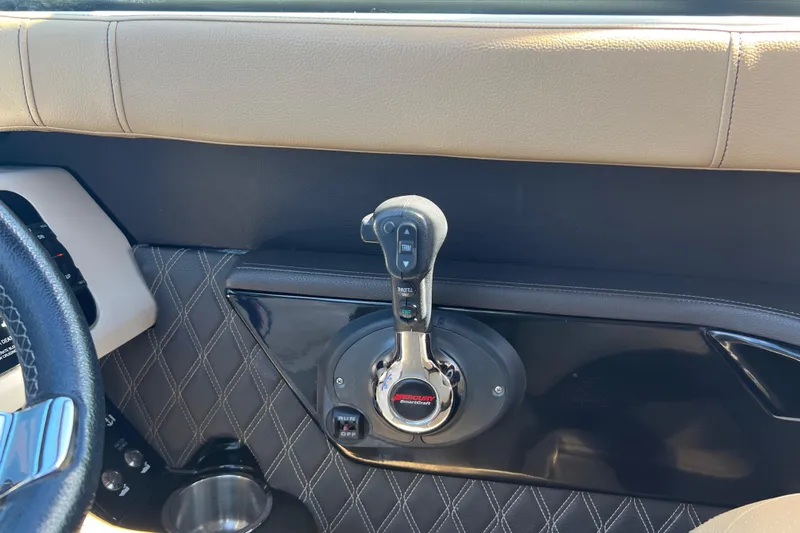 Helena Yacht Photos Pics Interior of 2020 Sea Ray 280 SLX boat, featuring throttle control and luxurious upholstery.