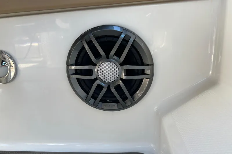 Helena Yacht Photos Pics 2020 Sea Ray 280 SLX boat speaker detail on white surface.