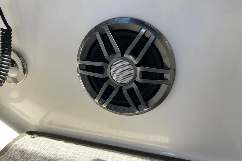 Helena Yacht Photos Pics Close-up of a speaker on a 2020 Sea Ray 280 SLX boat.