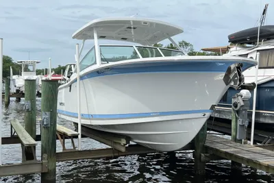 Blackfin 272 DC