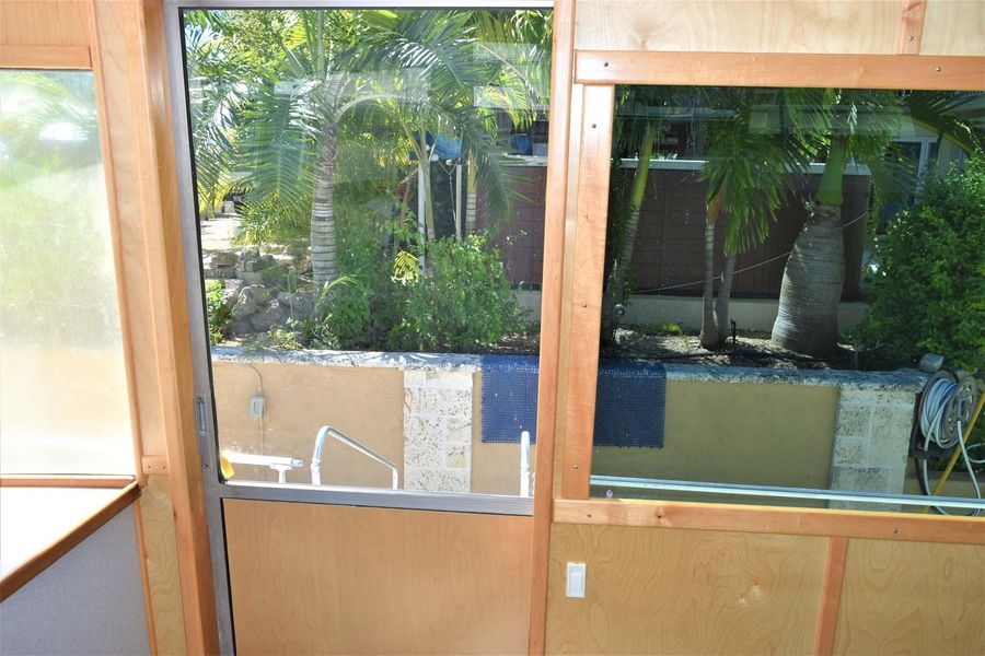 1978 Pluckebaum 68 House Boat