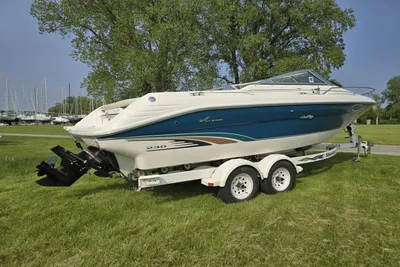 Sea Ray 230 Overnighter