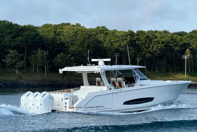 Regal 43 SAV