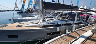 2022 Beneteau Oceanis Yacht 54