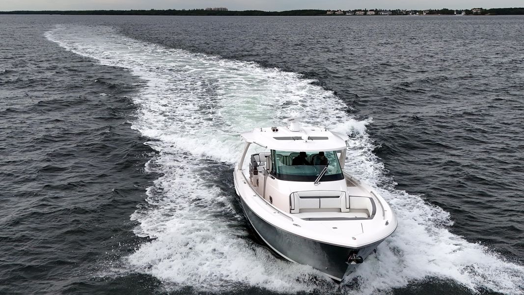 2019 Tiara Sport 38LS