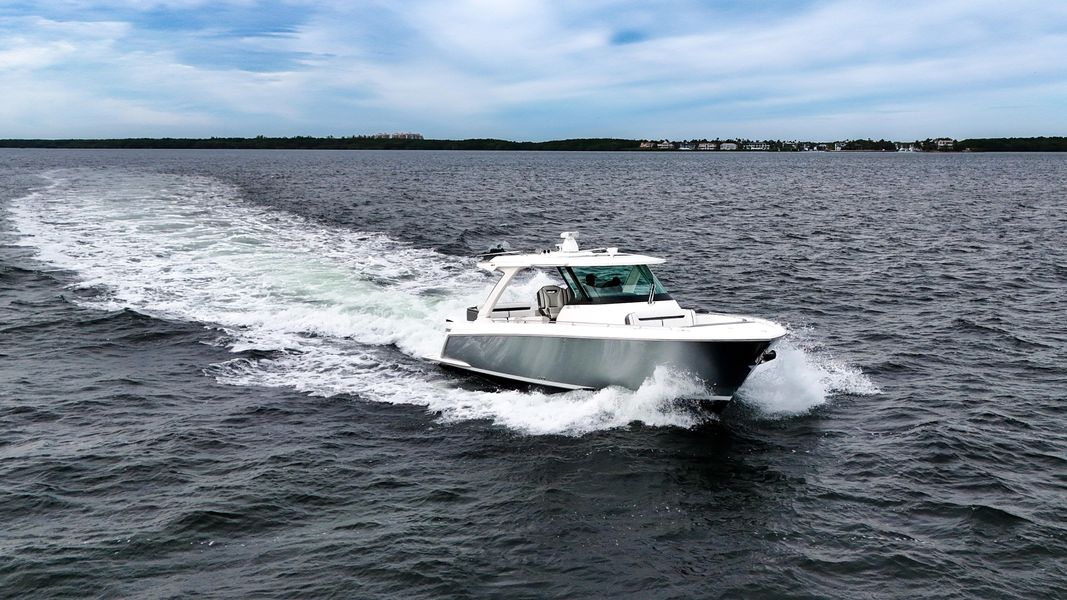 2019 Tiara Sport 38LS