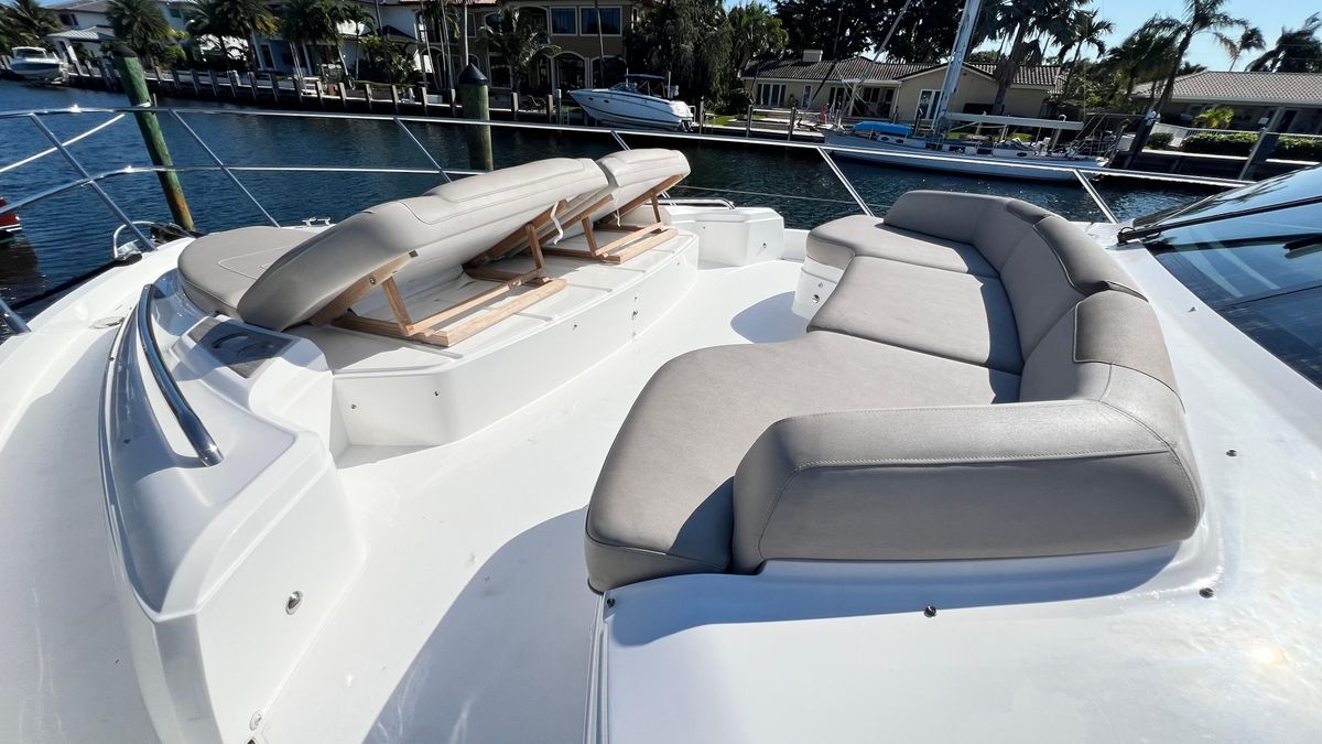 2019 Princess 62 