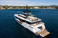 CUSTOM LINE 106 JAG'B
