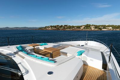 Yacht