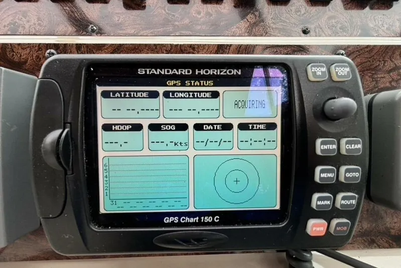  Yacht Photos Pics Standard Horizon GPS device on 1998 Sea Ray 400 Sundancer, displaying navigation data.