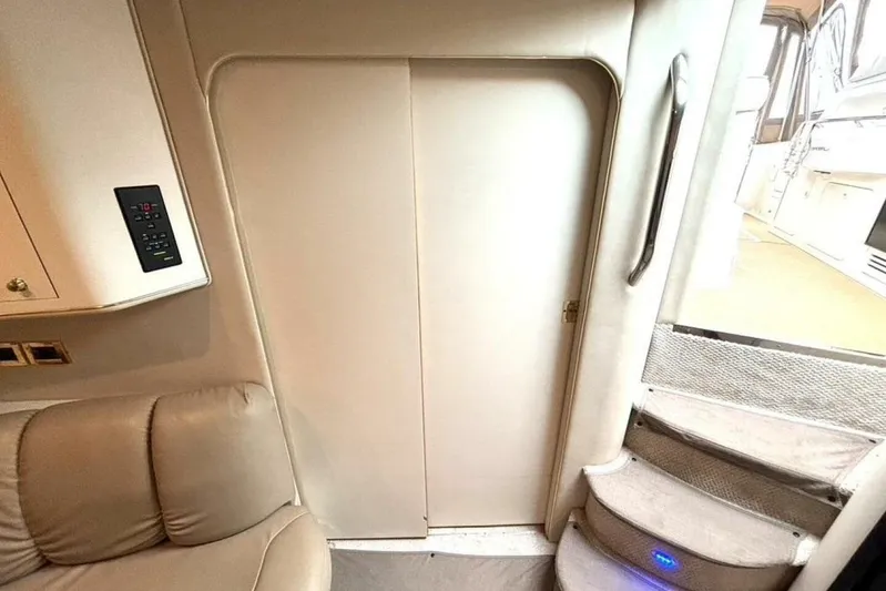  Yacht Photos Pics Interior of 1998 Sea Ray 400 Sundancer with stairs and sliding door.