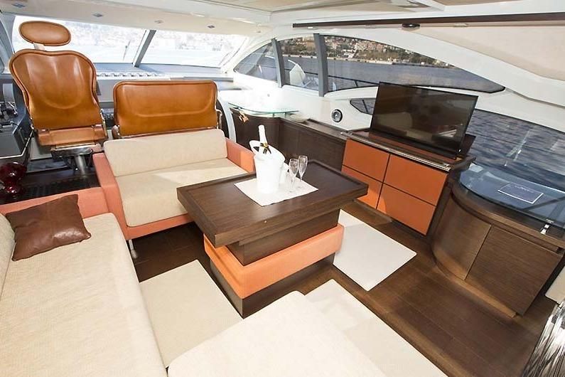 2007 Azimut 62 