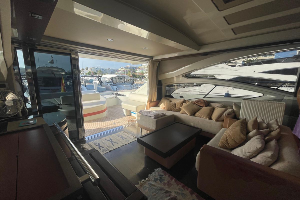 2007 Azimut 62 