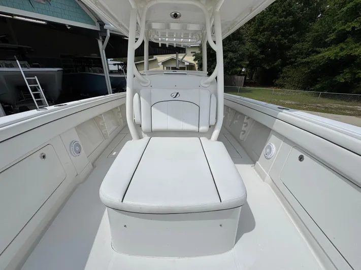  Yacht Photos Pics 2018 Jupiter 34 HFS boat interior with white seating and console.