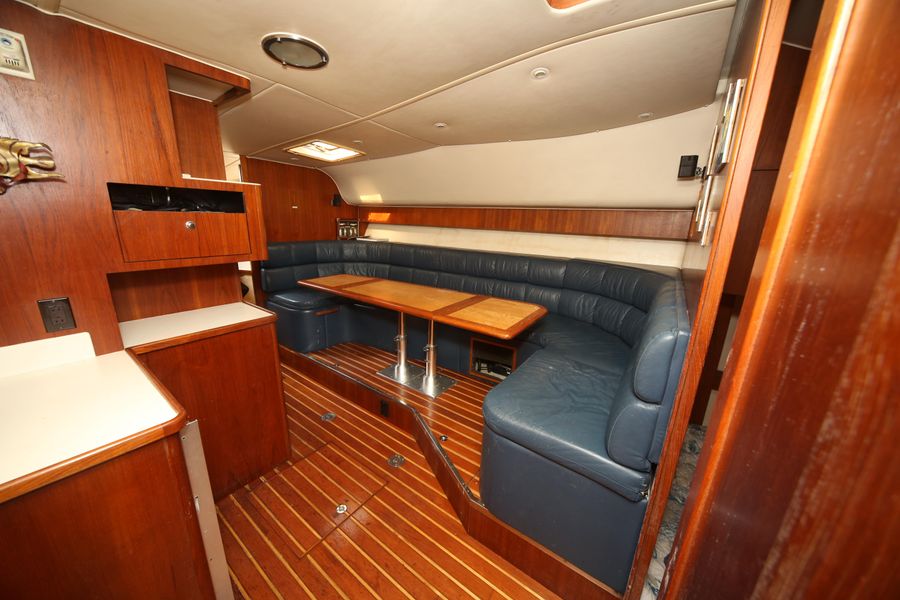 2000 Tiara Yachts 4000 Express