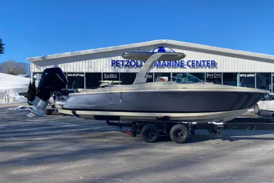 Chris-Craft Launch 28 GT