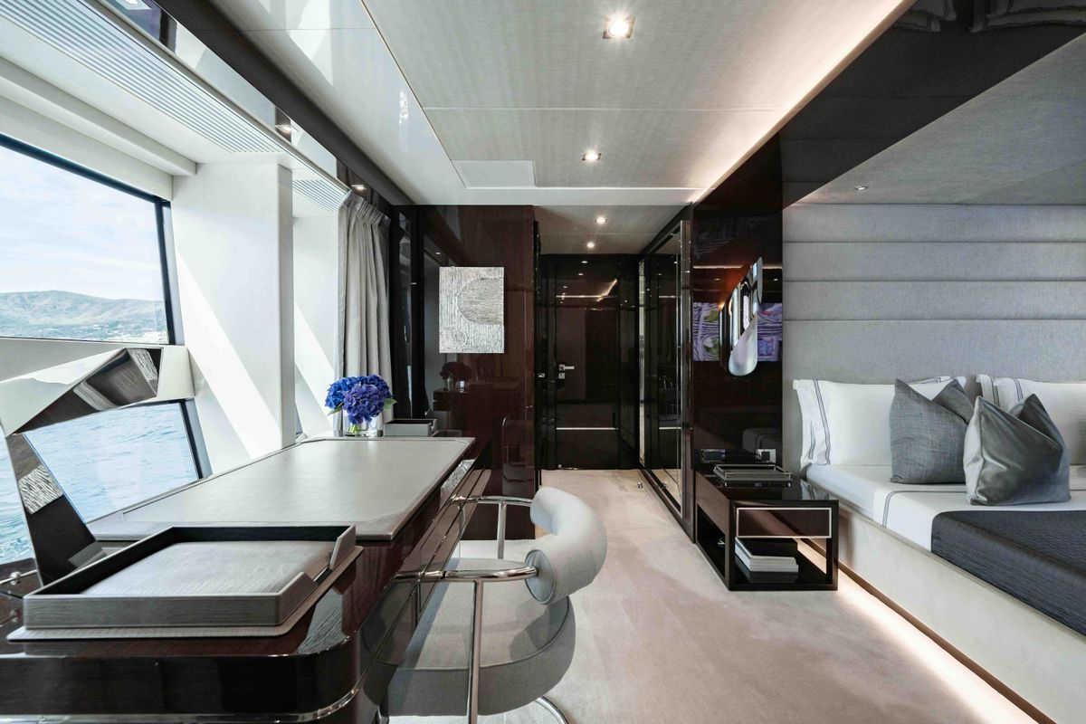 2016 Sunseeker 131 