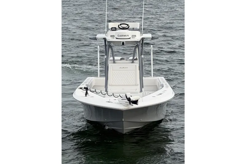  Yacht Photos Pics 2024 SeaHunter 28 Floridian boat on water, front view, featuring Garmin equipment.