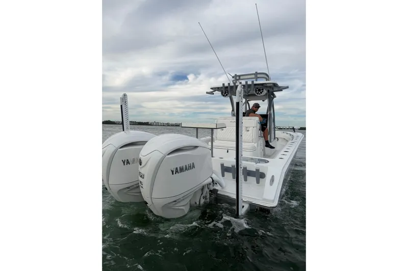  Yacht Photos Pics 2024 SeaHunter 28 Floridian boat with dual Yamaha engines on the water.