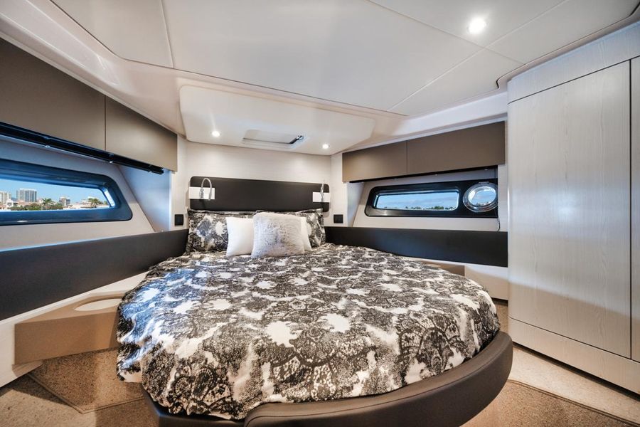 2019 Azimut 50 Flybridge