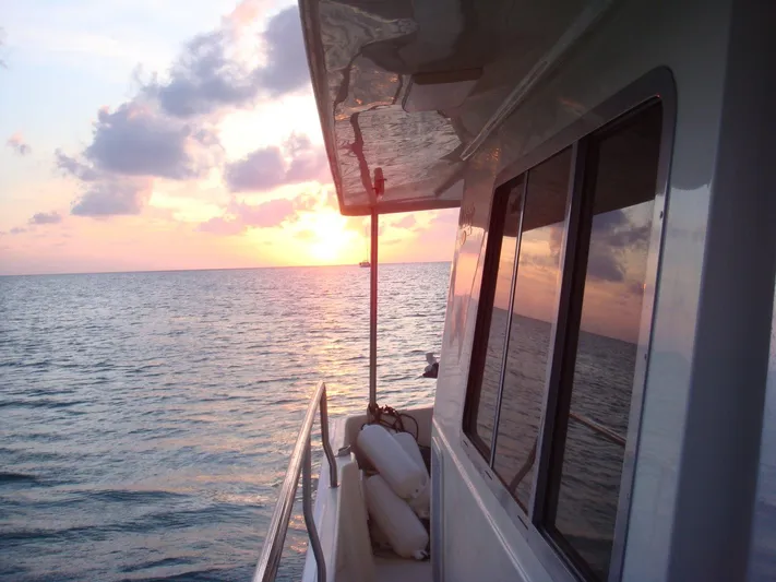 Pathfinder Yacht Photos Pics 