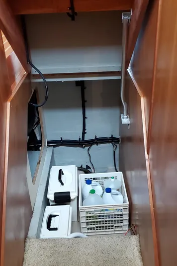 Pathfinder Yacht Photos Pics 