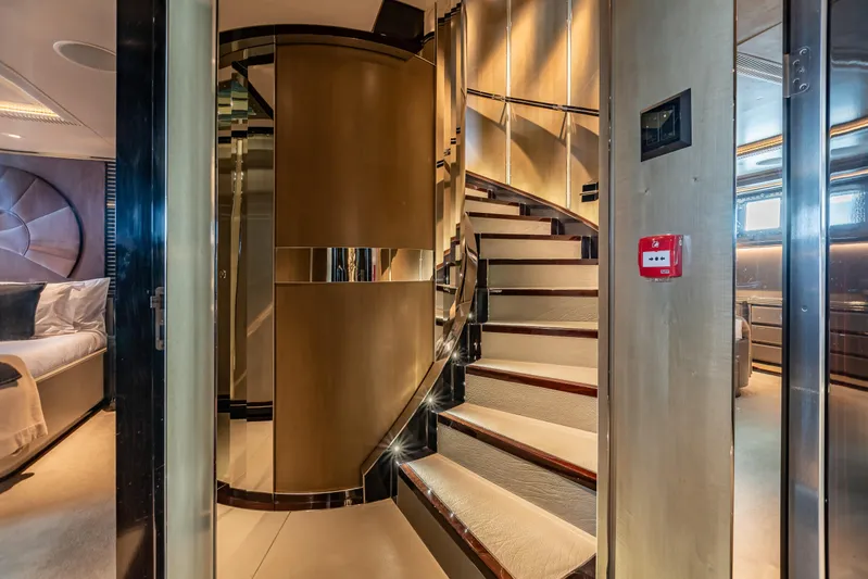 Sealion Yacht Photos Pics 