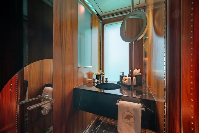 Sealion Yacht Photos Pics 