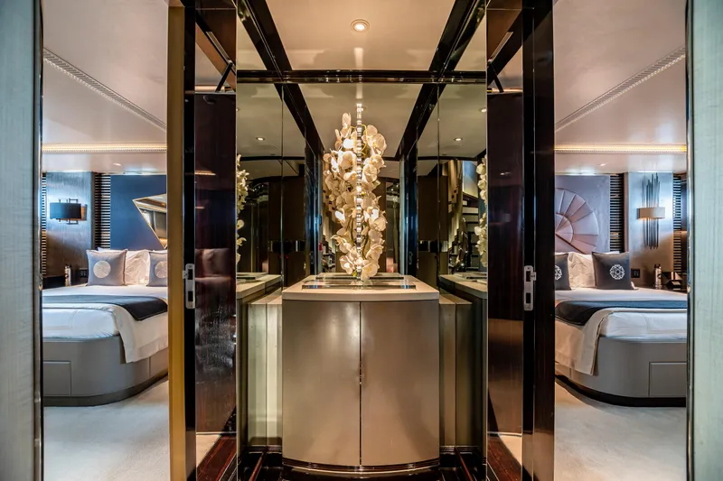 Sealion Yacht Photos Pics 