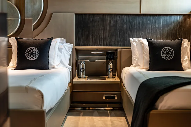 Sealion Yacht Photos Pics 