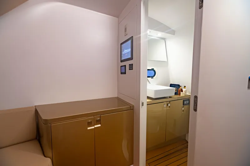 Sealion Yacht Photos Pics 