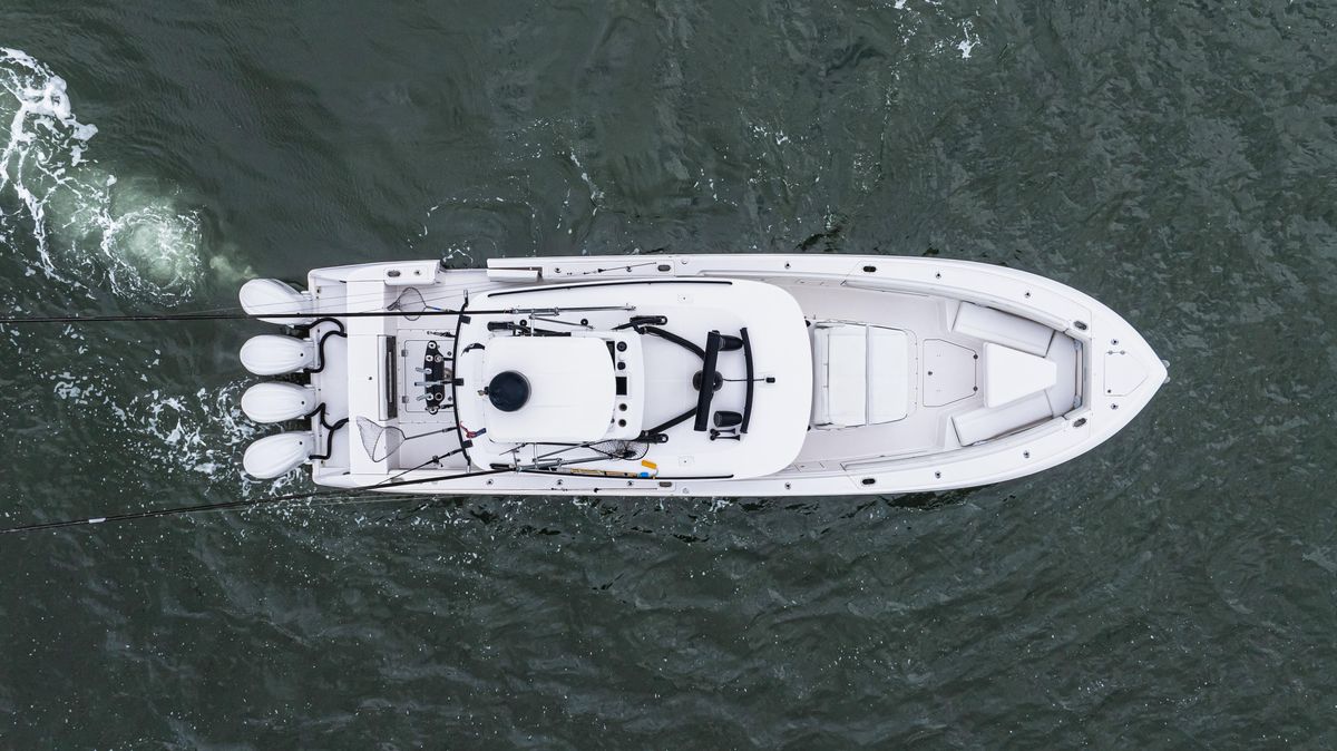 2017 Everglades 43 