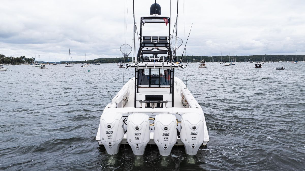 2017 Everglades 43 