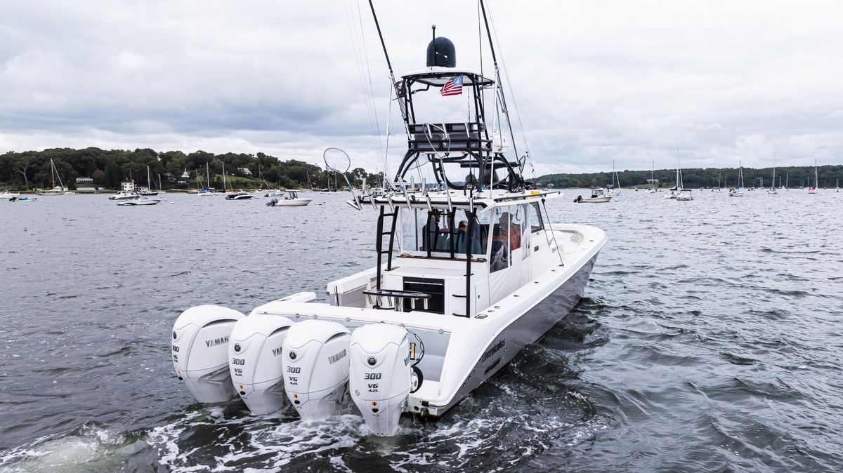 2017 Everglades 43 