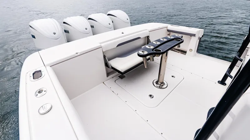  Yacht Photos Pics 2017 Everglades 435 CC boat deck with four engines and fishing station.