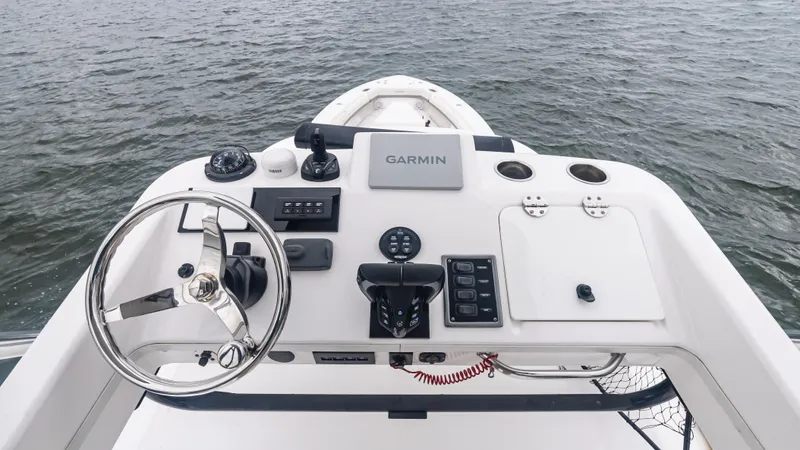  Yacht Photos Pics Helm of 2017 Everglades 435 CC boat with Garmin navigation system.