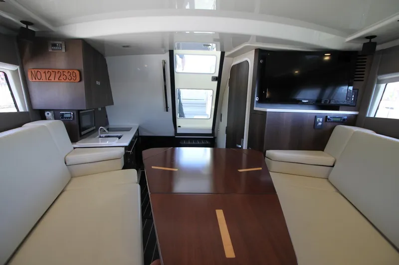  Yacht Photos Pics 2017-Monterey-360-Sport-Coupe-MarineMax-Brick