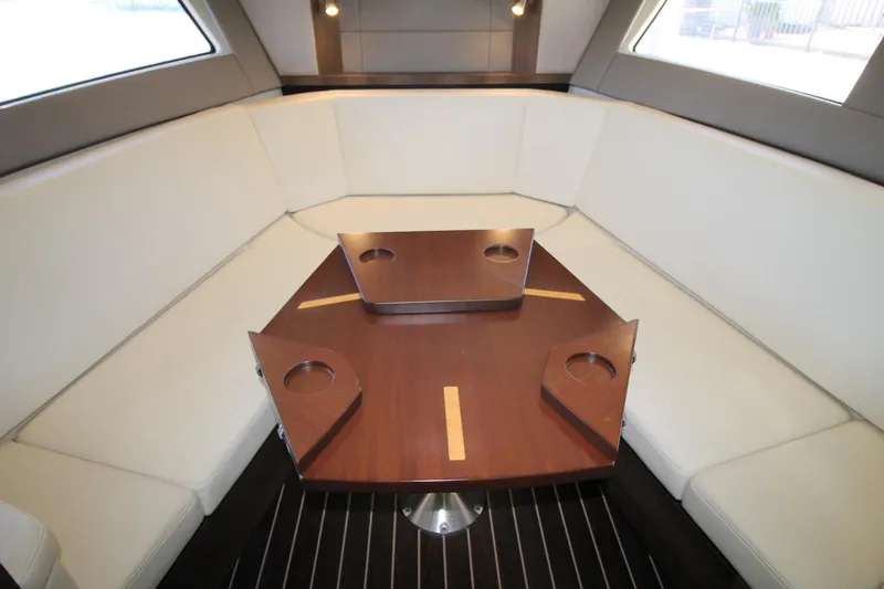  Yacht Photos Pics 2017-Monterey-360-Sport-Coupe-MarineMax-Brick