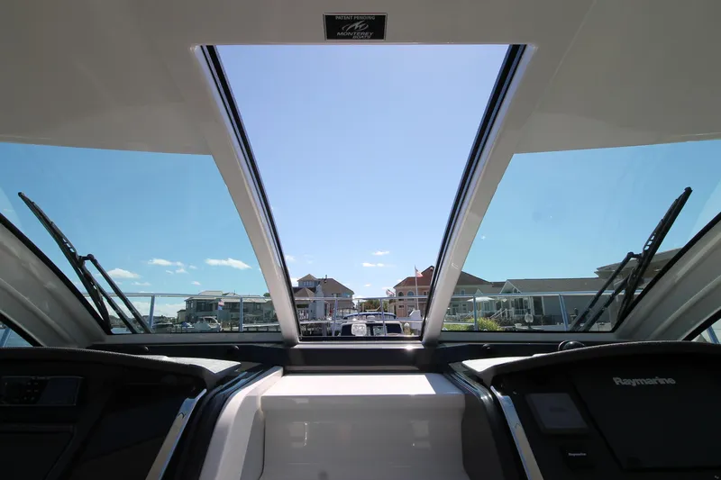  Yacht Photos Pics 2017-Monterey-360-Sport-Coupe-MarineMax-Brick