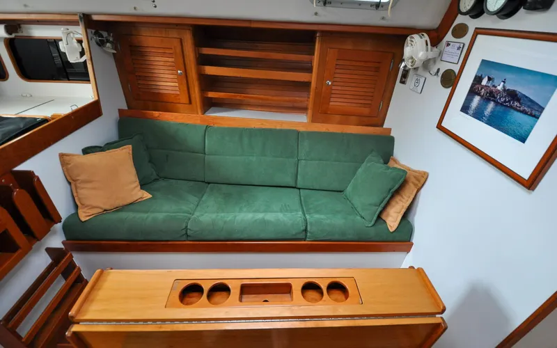 Canty Yacht Photos Pics J/42 - Canty - Salon