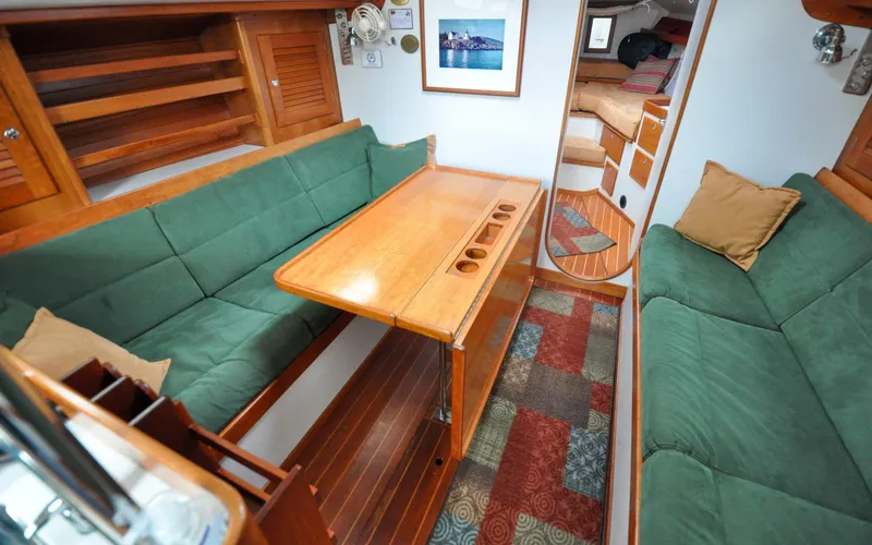 Canty Yacht Photos Pics J/42 - Canty - Salon - Table