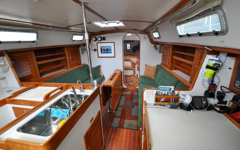 Canty Yacht Photos Pics J/42 - Canty - Salon