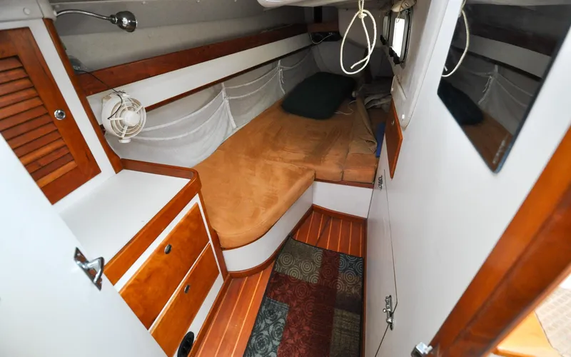 Canty Yacht Photos Pics J/42 - Canty - Aft Cabin