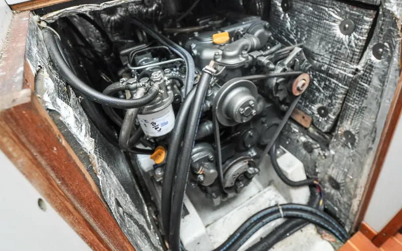 Canty Yacht Photos Pics J/42 - Canty - Engine Room