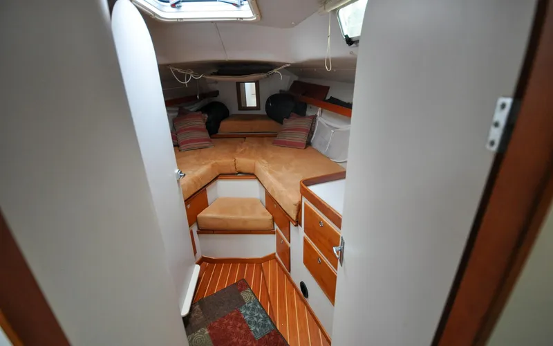 Canty Yacht Photos Pics J/42 - Canty - Forward Cabin