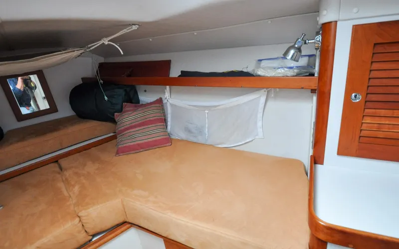 Canty Yacht Photos Pics J/42 - Canty - Forward Cabin