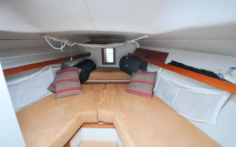 Canty Yacht Photos Pics J/42 - Canty - Forward Cabin